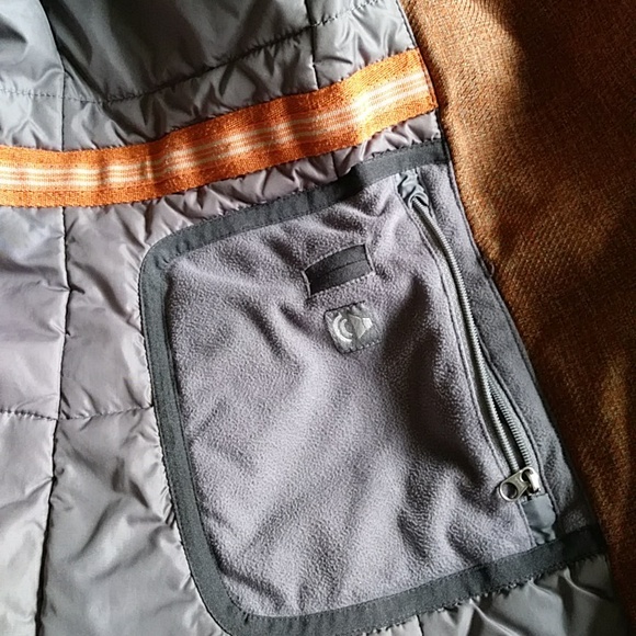 North Face primaloft jacket. - Picture 15 of 16